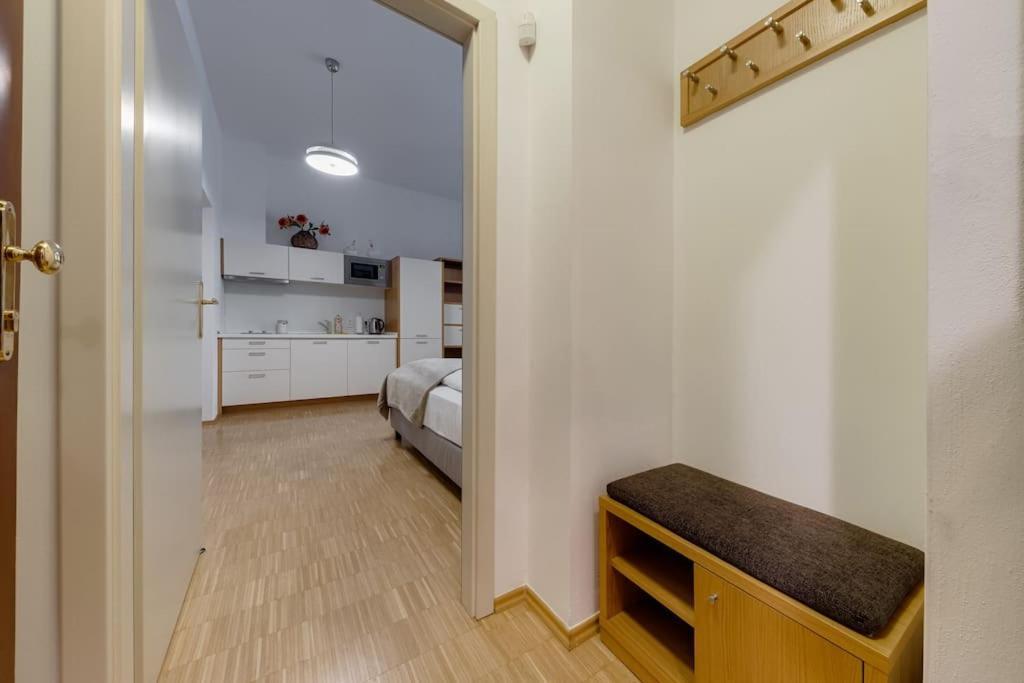 Deluxe Suite In Prime Location Прага Екстериор снимка