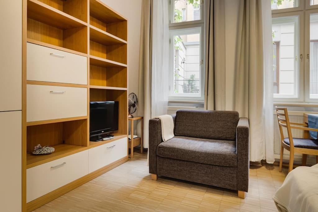 Deluxe Suite In Prime Location Прага Екстериор снимка